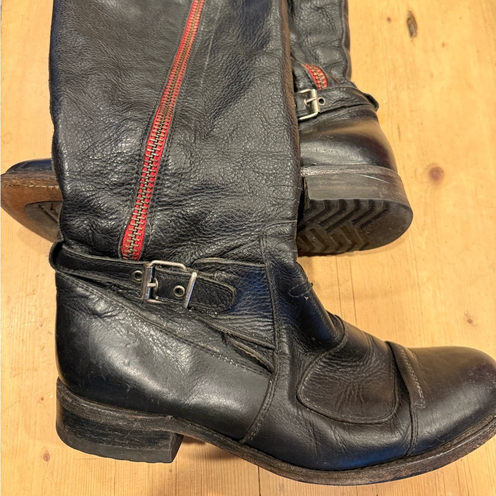 Sendra Black Pebbled Leather Riding Boots Red Zipper 10 1/2